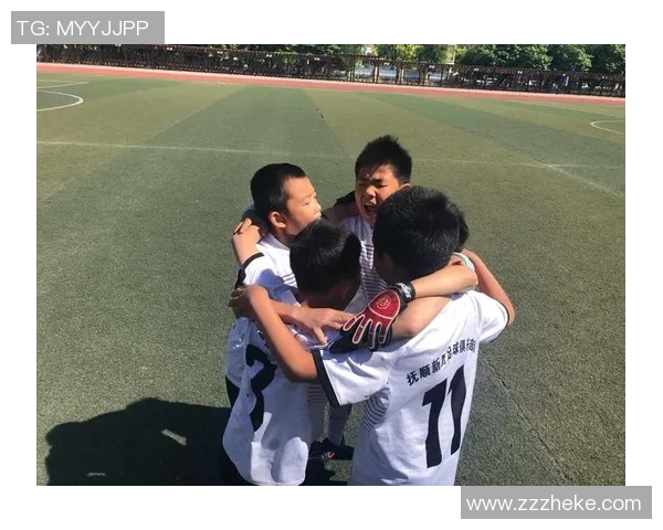 德国足球球星穿西服亮相引热议展现绅士风范与赛场激情并存